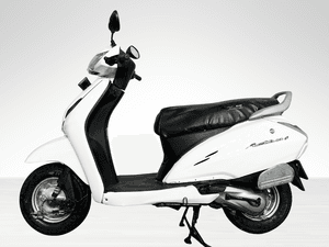 Used 2017 Honda Activa 4G Standard (BS IV) for sale in Delhi - thumbnail 1