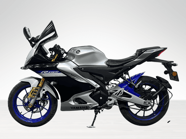 Used 2025 Yamaha R15 V4 M for sale in Delhi - photo 1