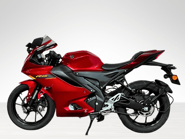 Used 2025 Yamaha R15 V4 Metallic Red for sale in Delhi - photo 1