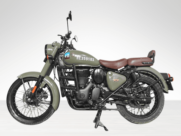 Used 2024 Royal Enfield Classic 350 Classic Signals - Dual Channel ABS for sale in Gurgaon - photo 1
