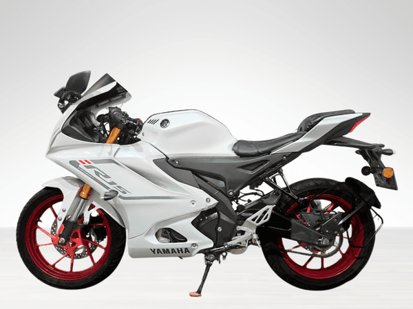 Used 2025 Yamaha R15 V4 Racing Blue for sale in Delhi - photo 1