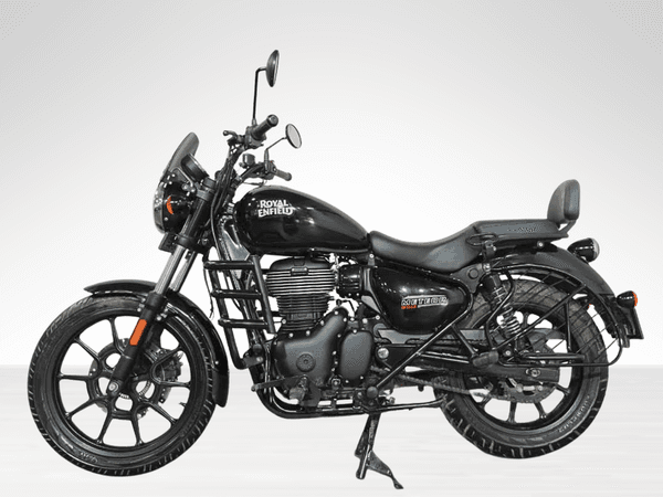 Used 2025 Royal Enfield Meteor 350 Fireball for sale in Delhi - photo 1
