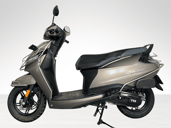 Used 2025 TVS Jupiter Drum Alloy for sale in Delhi - photo 1