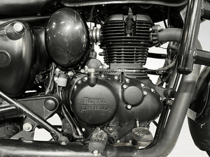Used 2025 Royal Enfield Classic 350 Classic Signals - Dual Channel ABS for sale in Delhi - thumbnail 7