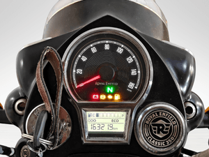 Used 2024 Royal Enfield Classic 350 Classic Dark - Dual Channel ABS for sale in Gurgaon - thumbnail 8
