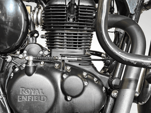 Used 2025 Royal Enfield Classic 350 Classic Dark - Dual Channel ABS for sale in Delhi - thumbnail 7