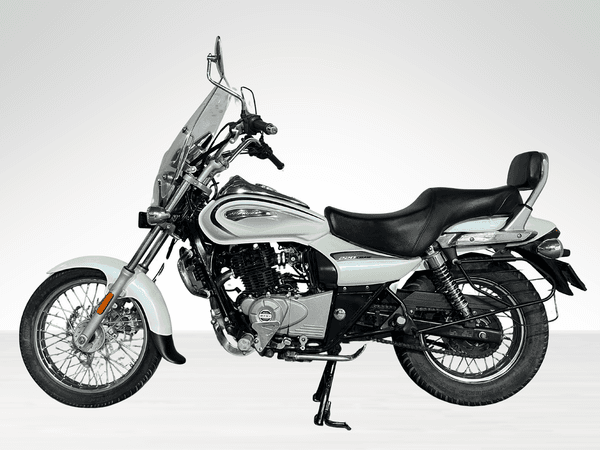 Used 2024 Bajaj Avenger Cruise 220 Standard for sale in Delhi - photo 1