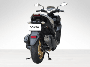 Used 2025 Yamaha Aerox 155 S for sale in Delhi - thumbnail 4