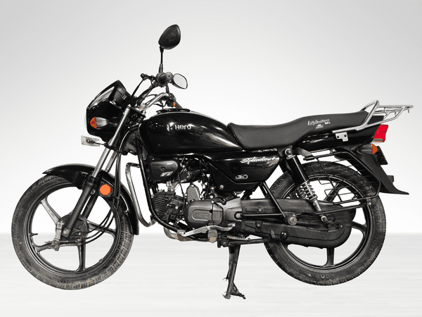 Used 2023 Hero Splendor Plus Black and Accent Edition for sale in Delhi - photo 1