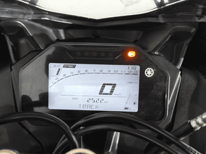 Used 2025 Yamaha R15 V4 Dark Knight for sale in Gurgaon - thumbnail 8