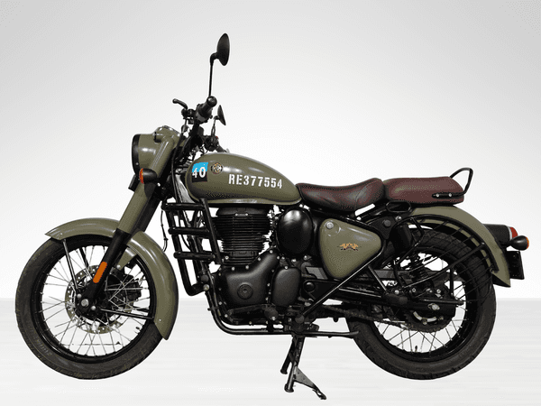 Used 2024 Royal Enfield Classic 350 Signals for sale in Delhi - photo 1