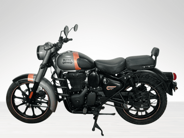 Used 2025 Royal Enfield Classic 350 Classic Dark - Dual Channel ABS for sale in Jaipur - photo 1