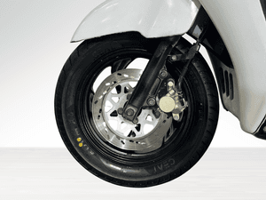 Used 2023 TVS Jupiter 125 Disc - Alloy Wheel for sale in Delhi - thumbnail 5