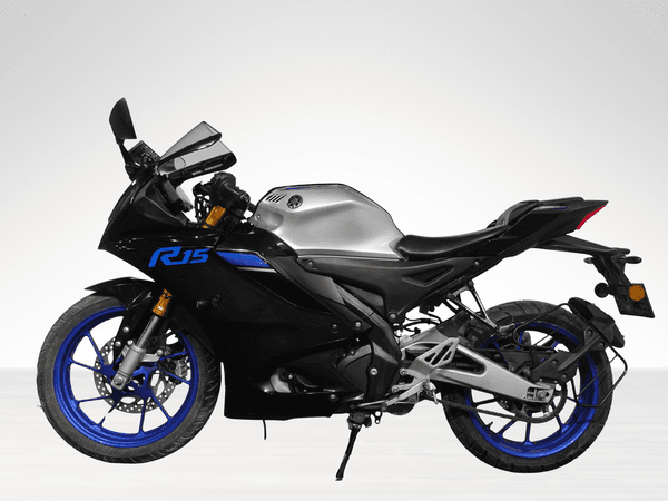 Used 2024 Yamaha R15 V4 M - Carbon Fibre for sale in Delhi - photo 1
