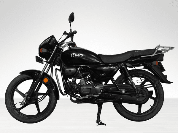 Used 2025 Hero Splendor Plus Black and Accent Edition for sale in Delhi - photo 1