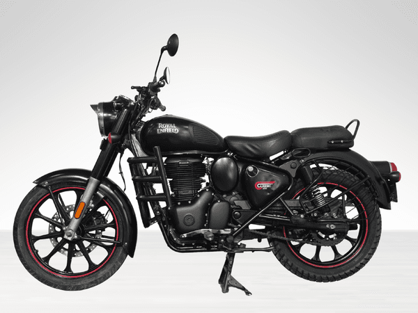 Used 2023 Royal Enfield Classic 350 Classic Dark - Dual Channel ABS for sale in Delhi - photo 1
