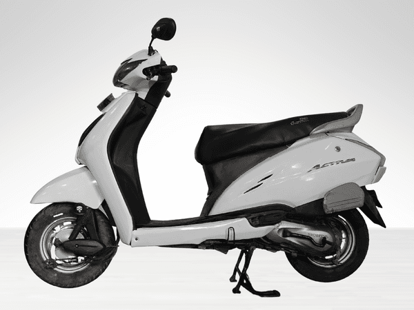 Used 2017 Honda Activa 4G Standard (BS IV) for sale in Delhi - photo 1