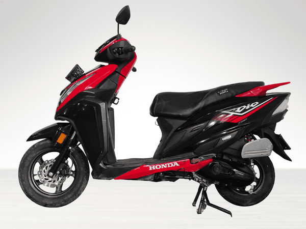 Used 2023 Honda Dio 125 Smart for sale in Delhi - photo 1