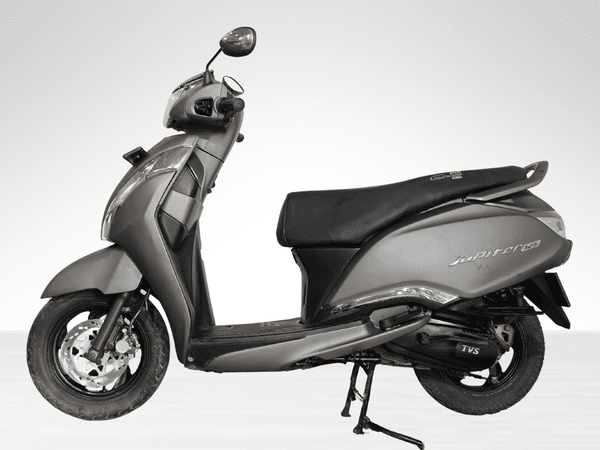 Used 2023 TVS Jupiter 125 Disc - Alloy Wheel for sale in Delhi - photo 1