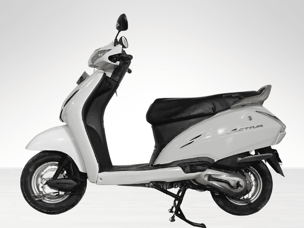 Used 2017 Honda Activa 4G Standard (BS IV) for sale in Delhi - photo 1