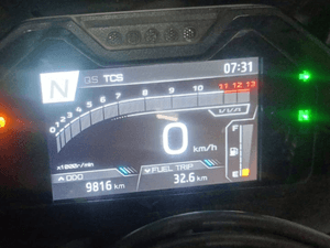 Used 2025 Yamaha R15 V4 Dark Knight for sale in Gurgaon - thumbnail 2