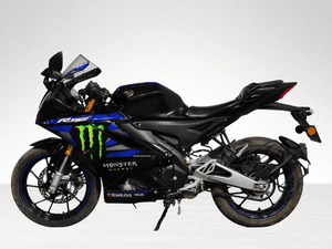 Used 2025 Yamaha R15 V4 Dark Knight for sale in Gurgaon - thumbnail 1