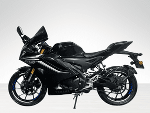 Used 2021 Yamaha R15 V4 Dark Knight for sale in Gurgaon - thumbnail 1