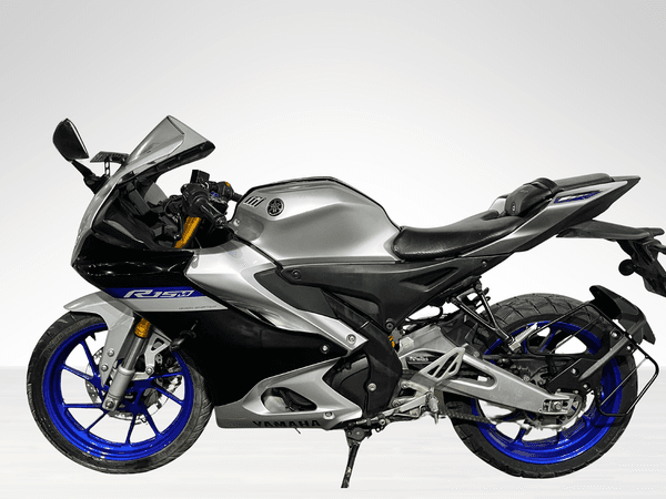Used 2023 Yamaha R15 V4 M for sale in Delhi - photo 1