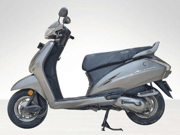 Used 2017 Honda Activa 4G Standard (BS IV) for sale in Delhi - photo 1