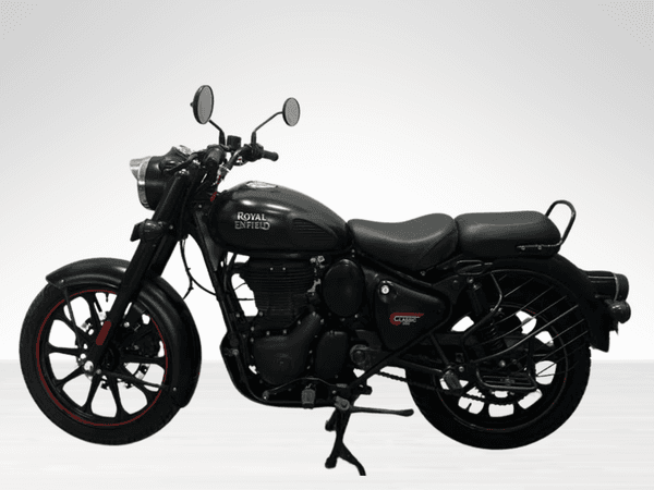 Used 2024 Royal Enfield Classic 350 Classic Dark - Dual Channel ABS for sale in Jaipur - photo 1
