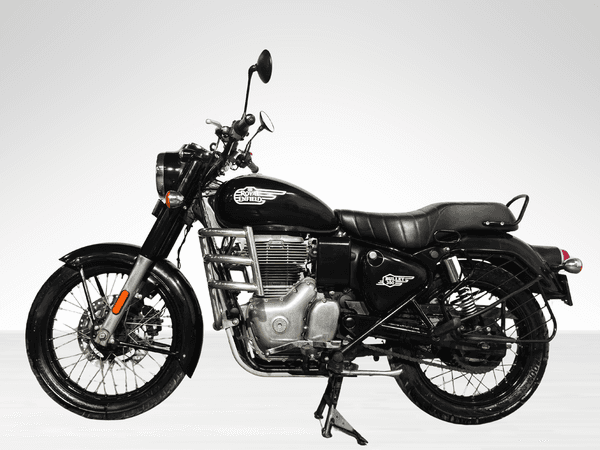 Used 2023 Royal Enfield Bullet 350 Military Silver for sale in Delhi - photo 1