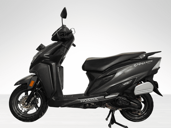 Used 2023 Honda Dio 125 Smart for sale in Delhi - photo 1