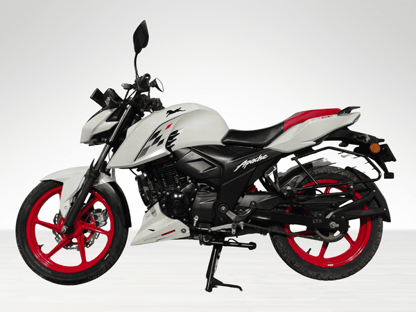 Used 2023 TVS Apache RTR 160 4V Dual Disc - ABS - Bluetooth for sale in Delhi - photo 1