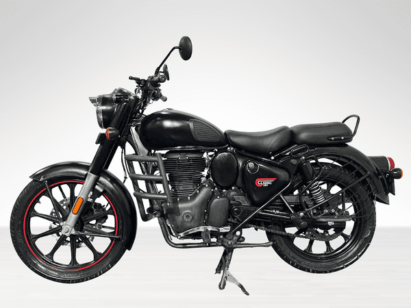 Used 2022 Royal Enfield Classic 350 Classic Dark - Dual Channel ABS for sale in Delhi - photo 1