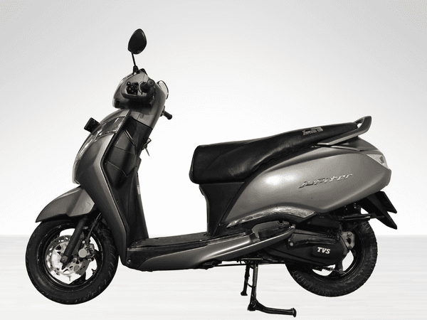 Used 2022 TVS Jupiter 125 Disc - Alloy Wheel for sale in Delhi - photo 1