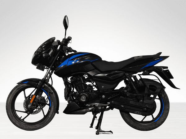 Used 2023 Bajaj Pulsar 125 Disc for sale in Delhi - photo 1