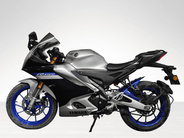 Used 2023 Yamaha R15 V4 M - Carbon Fibre for sale in Delhi - photo 1
