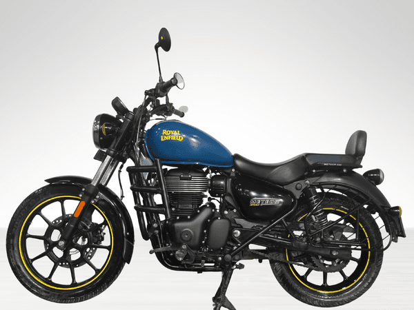 Used 2024 Royal Enfield Meteor 350 Fireball for sale in Delhi - photo 1