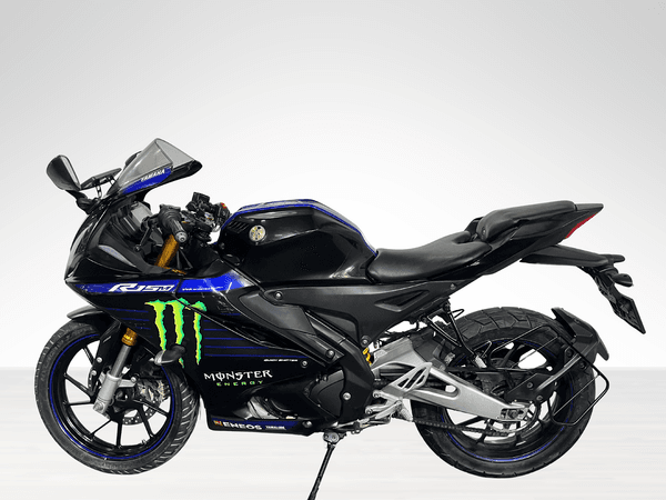 Used 2021 Yamaha R15 V4 M - MotoGP Edition for sale in Delhi - photo 1