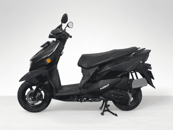 Used 2022 Suzuki Avenis 125 Race Edition for sale in Gurgaon - photo 1