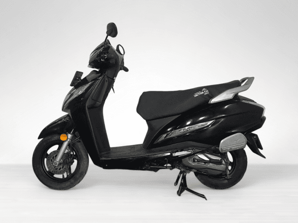 Used 2023 Honda Activa 125 Disc for sale in Delhi - photo 1