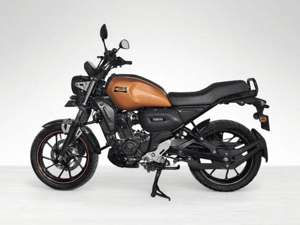 Used 2021 Yamaha FZ X Matte Copper and Matte Black for sale in Delhi - photo 1