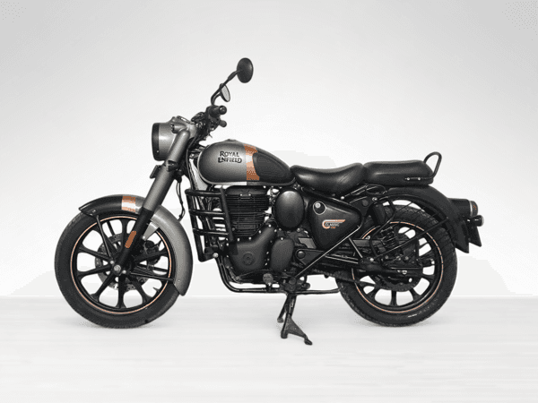Used 2025 Royal Enfield Classic 350 Classic Dark - Dual Channel ABS for sale in Delhi - photo 1