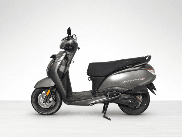 Used 2022 TVS Jupiter 125 Disc - Alloy Wheel for sale in Delhi - photo 1