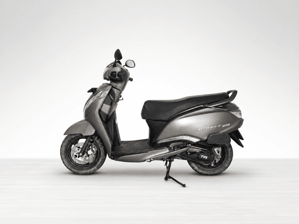 Used 2023 TVS Jupiter 125 Disc - Alloy Wheel for sale in Delhi - photo 1