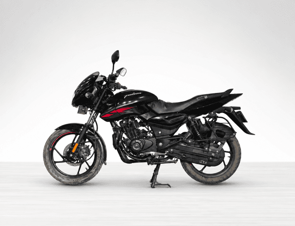 Used 2024 Bajaj Pulsar 125 Disc for sale in Delhi - photo 1