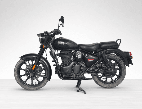 Used 2023 Royal Enfield Classic 350 Classic Signals - Dual Channel ABS for sale in Delhi - photo 1